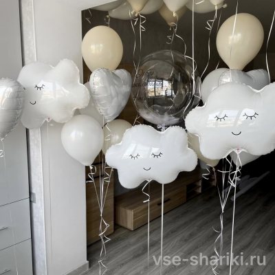 Набор на выписку с тремя облаками и баблсом с перьями