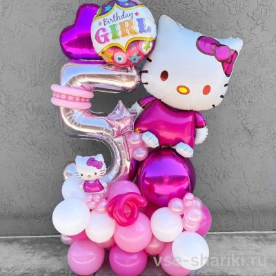 Композиция с Hello Kitty и серебряной цифрой в розовых тонах