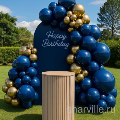 Фотозона: баннер Happy Birthday тёмно-синего цвета и гирлянда в синем и золоте