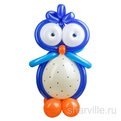 Фигура синей совы из латексных шаров на устойчивых лапках