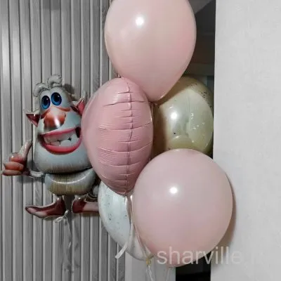 Букет с Бубой, двумя розовыми шарами и двумя стеклянными шарами с золотым конфетти
