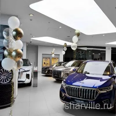 Набор из 27 шаров в белом и золотом с конфетти для оформления шоурума