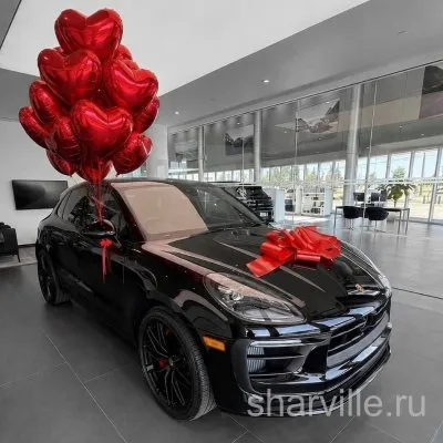 Связка из 15 красных сердец, чтобы вручить автомобиль в подарок