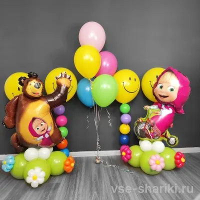Композиция с героями «Маши и Медведя», фонтаном и смайликами
