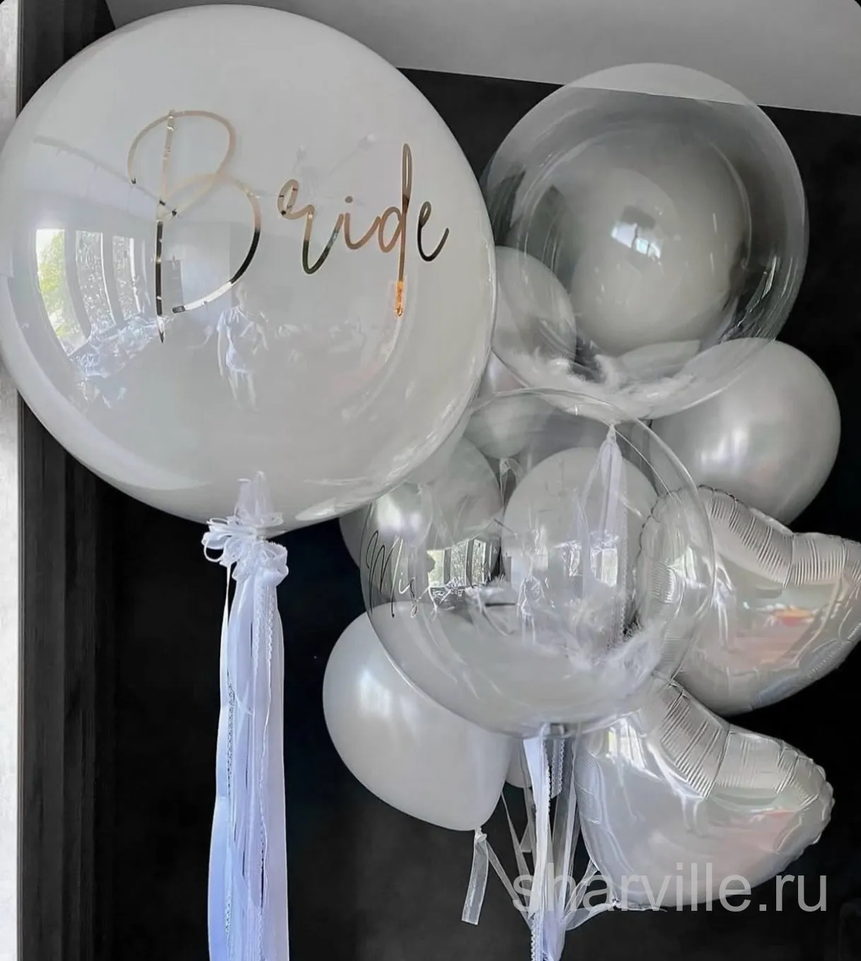 Белый набор для невесты: шар «Bride», два баблса с перьями, два сердца и 8 шаров