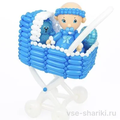 Фигура из шаров: синяя коляска с малышкой в платьице