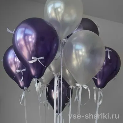 Фонтан металлик с бантиками: 10 фиолетовых и белых шаров