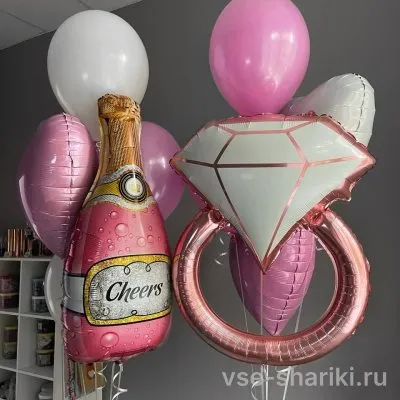 Набор на девичник: кольцо, бутылка «Cheers» и три розовых сердца
