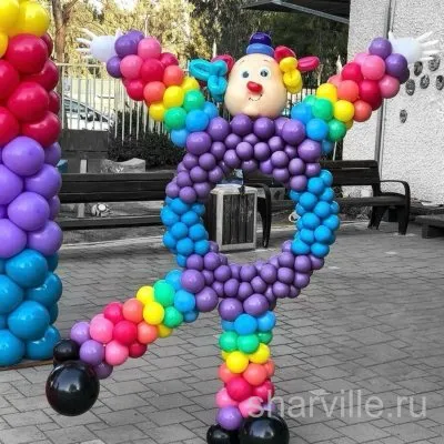 Устойчивый клоун на каркасе с округлым туловищем из шаров, расцветка на выбор