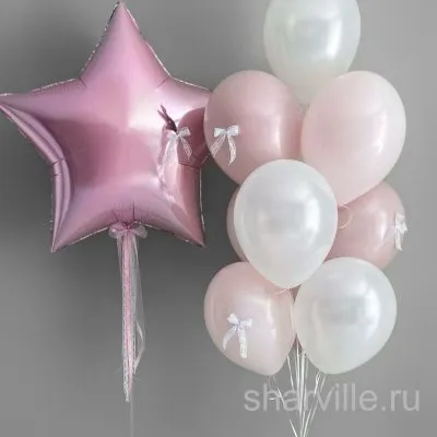 Композиция из розовой фольгированной звезды и 9 жемчужных шаров с бантиками