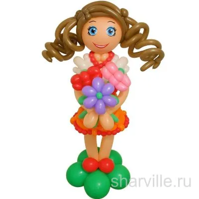 Фигура весёлой девочки с кудряшками и пышным букетом цветов из шаров