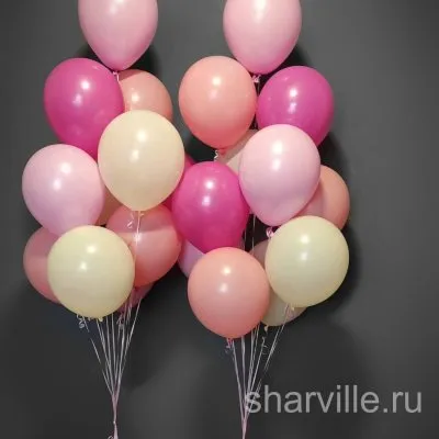 Два одинаковых фонтана из 22 латексных шаров 30 см: плавный градиент розового
