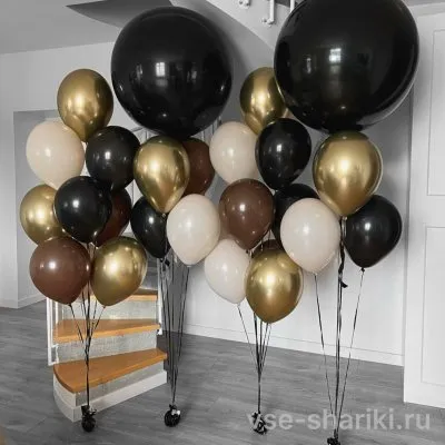 Композиция из 28 шаров в чёрно-золотых и кофейных тонах