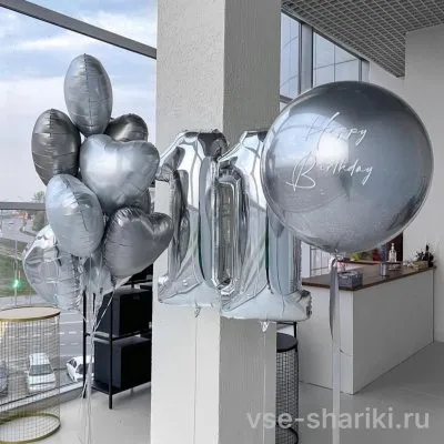 Композиция с цифрой 11, девятью сердцами и шаром с надписью