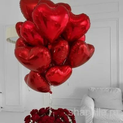Фольгированный букет из 15 красных сердец 45 см с грузиком