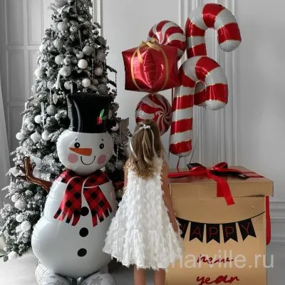 Коробка-сюрприз на Новый год: ходячий снеговик, 2 карамельные трости и подарок