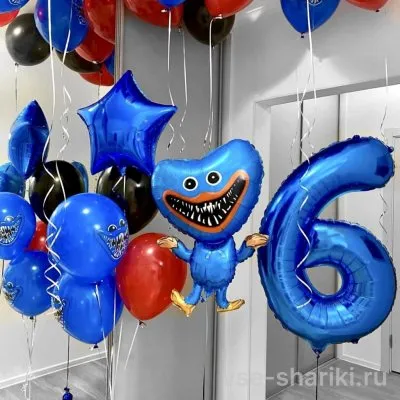 Композиция с Хагги Вагги, синей цифрой 6 и фонтаном