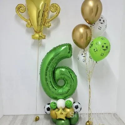 Футбольный набор: фольгированный кубок, цифра на подставке и фонтан из 5 шаров