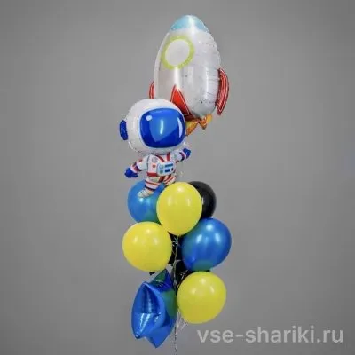 Фонтан с космонавтом, ракетой и двумя звёздами